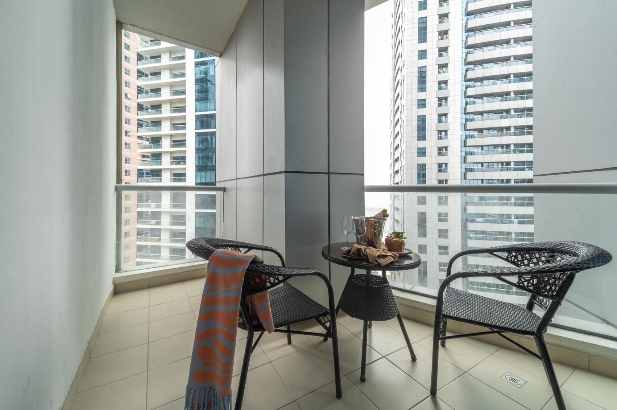 Apartment Frank Porter - Torch Tower Dubai
