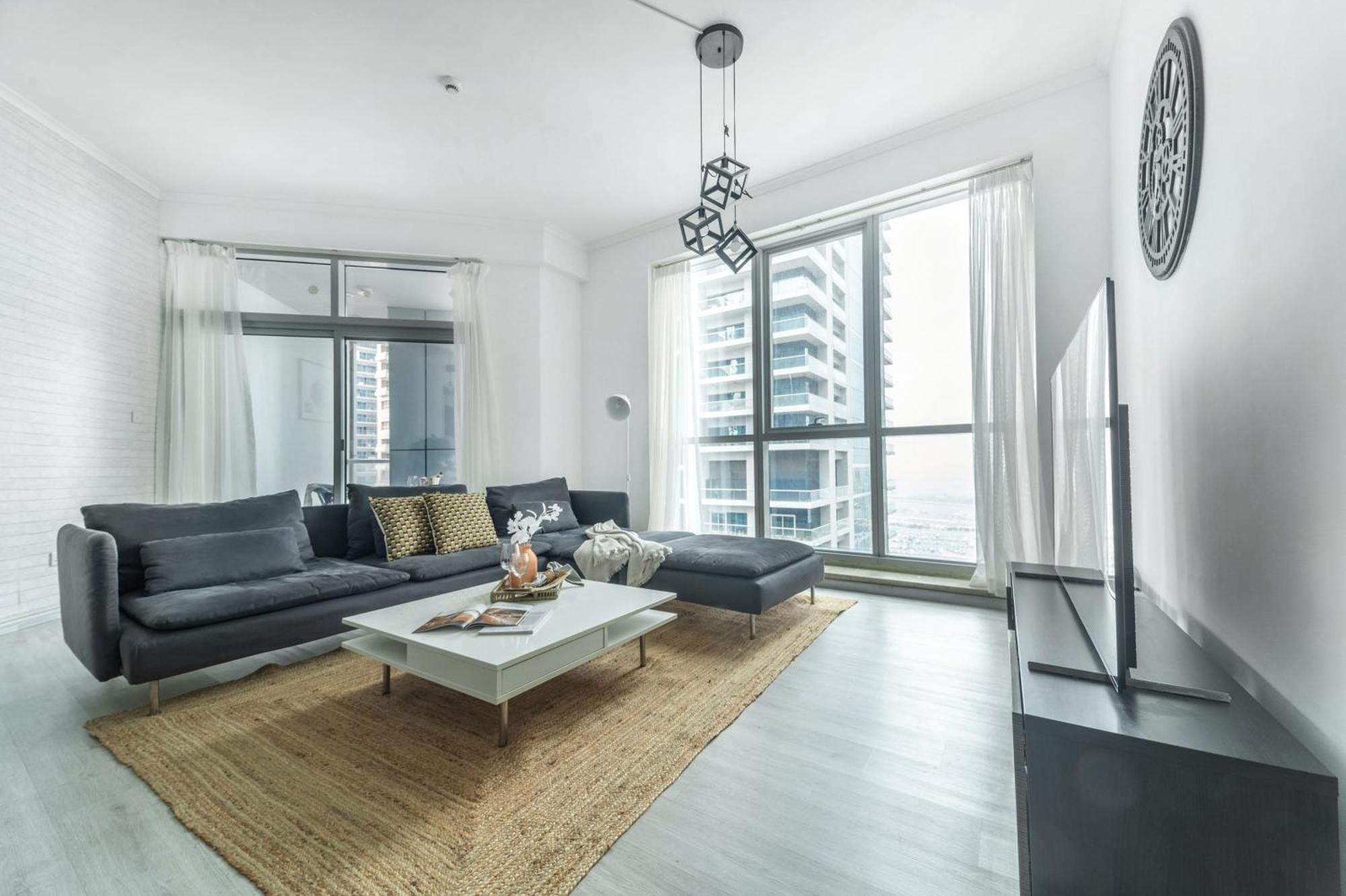 Frank Porter - Torch Tower Apartment *